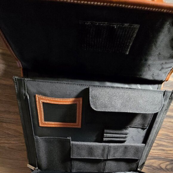 Vintage TARGUS Black Waxed Canvas & Faux Leather Laptop Strap Unisex Bag NEW - Picture 3 of 12